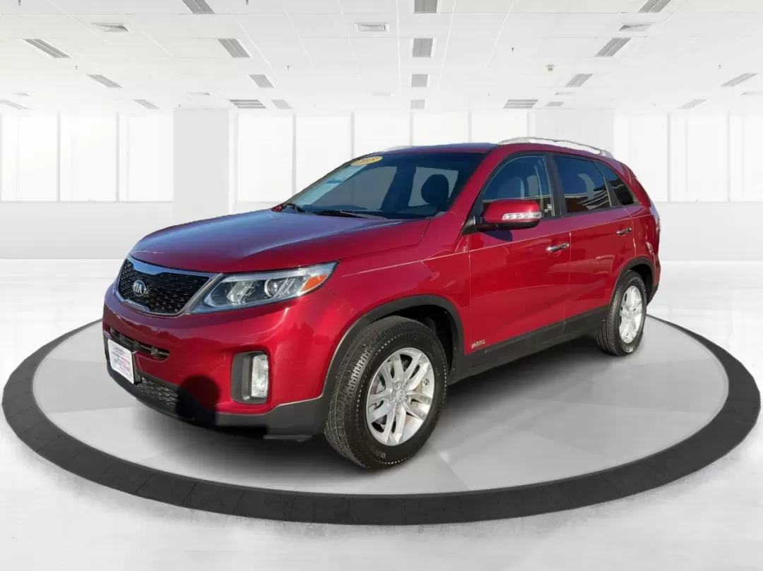2015 Kia Sorento LX (5XYKTCA66FG) with an 2.4L I-4 gasoline direct injection engine, located at 4508 South Dixie Dr, Moraine, OH, 45439, (937) 908-9800, 39.689976, -84.218452 - **Adventure Awaits with the 2015 Kia Sorento LX from Advantage Car and Credit!**<br /> <br /> Are you ready to elevate your family outings or embark on unforgettable weekend adventures? Look no further than this stunning **2015 Kia Sorento LX**! With its striking Remington Red Metallic exterior and - Photo#8