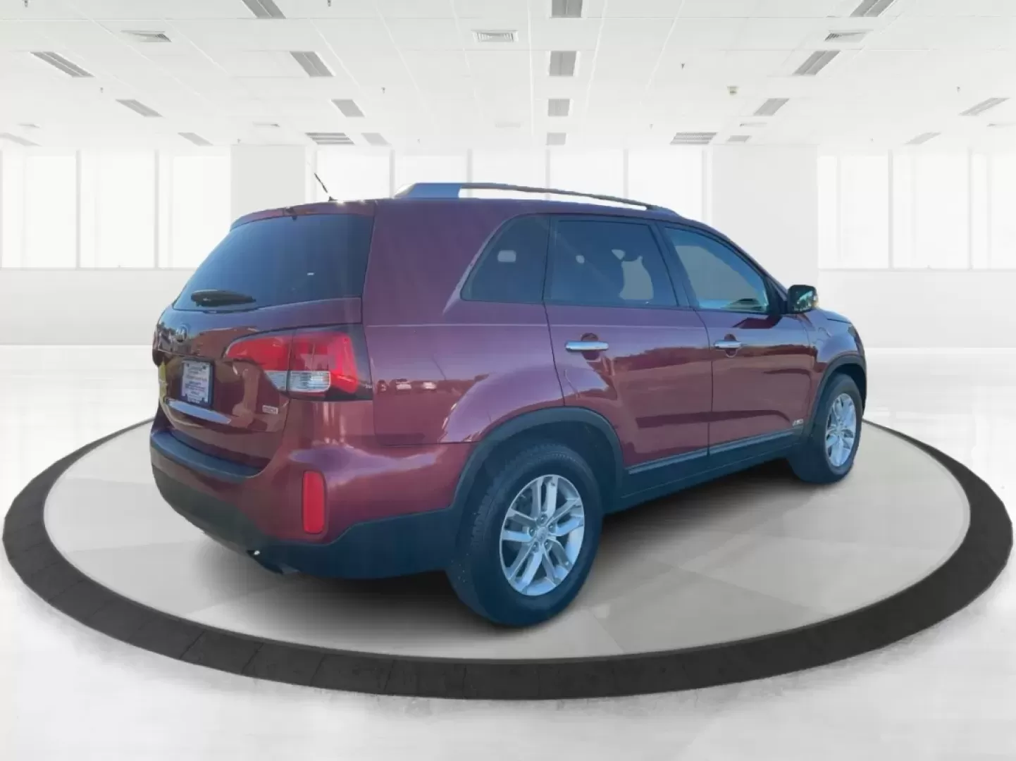 2015 Kia Sorento LX (5XYKTCA66FG) with an 2.4L I-4 gasoline direct injection engine, 6-Speed Automatic transmission, located at 1230 East Main St, Xenia, OH, 45385, (937) 908-9800, 39.688026, -83.910172 - **Adventure Awaits with the 2015 Kia Sorento LX from Advantage Car and Credit!**<br /> <br /> Are you ready to elevate your family outings or embark on unforgettable weekend adventures? Look no further than this stunning **2015 Kia Sorento LX**! With its striking Remington Red Metallic exterior and - Photo#2