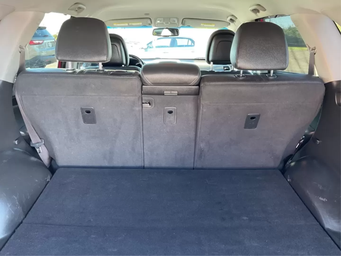 2015 Kia Sorento LX (5XYKTCA66FG) with an 2.4L I-4 gasoline direct injection engine, 6-Speed Automatic transmission, located at 1230 East Main St, Xenia, OH, 45385, (937) 908-9800, 39.688026, -83.910172 - **Adventure Awaits with the 2015 Kia Sorento LX from Advantage Car and Credit!**<br /> <br /> Are you ready to elevate your family outings or embark on unforgettable weekend adventures? Look no further than this stunning **2015 Kia Sorento LX**! With its striking Remington Red Metallic exterior and - Photo#12