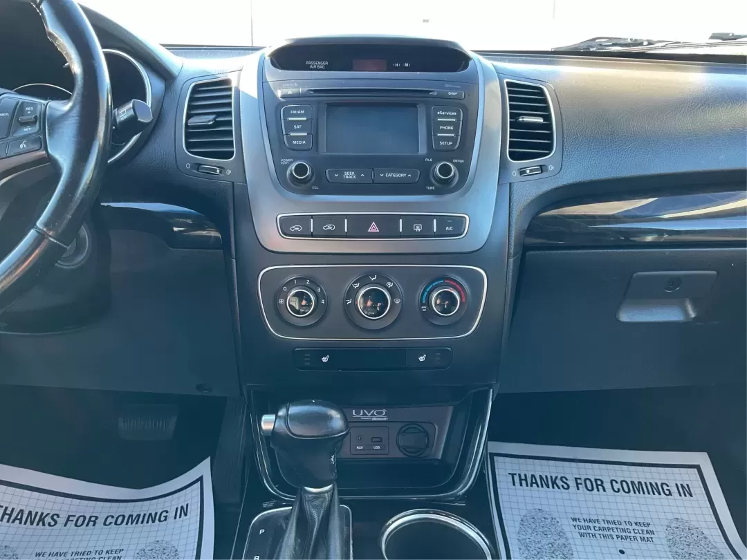 2015 Kia Sorento LX (5XYKTCA66FG) with an 2.4L I-4 gasoline direct injection engine, 6-Speed Automatic transmission, located at 1951 S Dayton Lakeview Rd., New Carlisle, OH, 45344, (937) 908-9800, 39.890999, -84.050255 - **Adventure Awaits with the 2015 Kia Sorento LX from Advantage Car and Credit!**<br /> <br /> Are you ready to elevate your family outings or embark on unforgettable weekend adventures? Look no further than this stunning **2015 Kia Sorento LX**! With its striking Remington Red Metallic exterior and - Photo#13