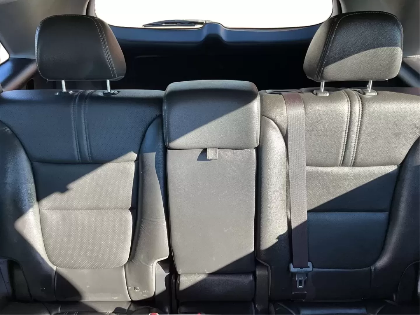 2015 Kia Sorento LX (5XYKTCA66FG) with an 2.4L I-4 gasoline direct injection engine, 6-Speed Automatic transmission, located at 1230 East Main St, Xenia, OH, 45385, (937) 908-9800, 39.688026, -83.910172 - **Adventure Awaits with the 2015 Kia Sorento LX from Advantage Car and Credit!**<br /> <br /> Are you ready to elevate your family outings or embark on unforgettable weekend adventures? Look no further than this stunning **2015 Kia Sorento LX**! With its striking Remington Red Metallic exterior and - Photo#14