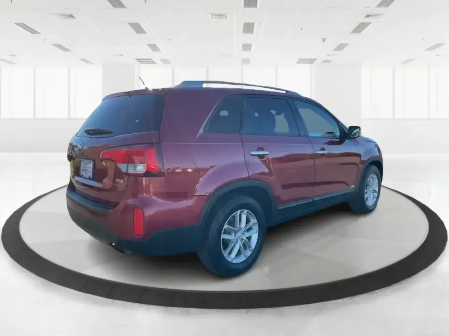 2015 Kia Sorento LX (5XYKTCA66FG) with an 2.4L I-4 gasoline direct injection engine, 6-Speed Automatic transmission, located at 4508 South Dixie Dr, Moraine, OH, 45439, (937) 908-9800, 39.689976, -84.218452 - **Adventure Awaits with the 2015 Kia Sorento LX from Advantage Car and Credit!**<br /> <br /> Are you ready to elevate your family outings or embark on unforgettable weekend adventures? Look no further than this stunning **2015 Kia Sorento LX**! With its striking Remington Red Metallic exterior and - Photo#2
