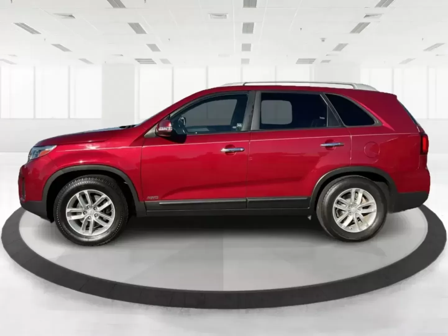 2015 Kia Sorento LX (5XYKTCA66FG) with an 2.4L I-4 gasoline direct injection engine, 6-Speed Automatic transmission, located at 4508 South Dixie Dr, Moraine, OH, 45439, (937) 908-9800, 39.689976, -84.218452 - **Adventure Awaits with the 2015 Kia Sorento LX from Advantage Car and Credit!**<br /> <br /> Are you ready to elevate your family outings or embark on unforgettable weekend adventures? Look no further than this stunning **2015 Kia Sorento LX**! With its striking Remington Red Metallic exterior and - Photo#5
