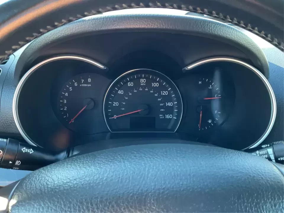 2015 Kia Sorento LX (5XYKTCA66FG) with an 2.4L I-4 gasoline direct injection engine, 6-Speed Automatic transmission, located at 4508 South Dixie Dr, Moraine, OH, 45439, (937) 908-9800, 39.689976, -84.218452 - **Adventure Awaits with the 2015 Kia Sorento LX from Advantage Car and Credit!**<br /> <br /> Are you ready to elevate your family outings or embark on unforgettable weekend adventures? Look no further than this stunning **2015 Kia Sorento LX**! With its striking Remington Red Metallic exterior and - Photo#15