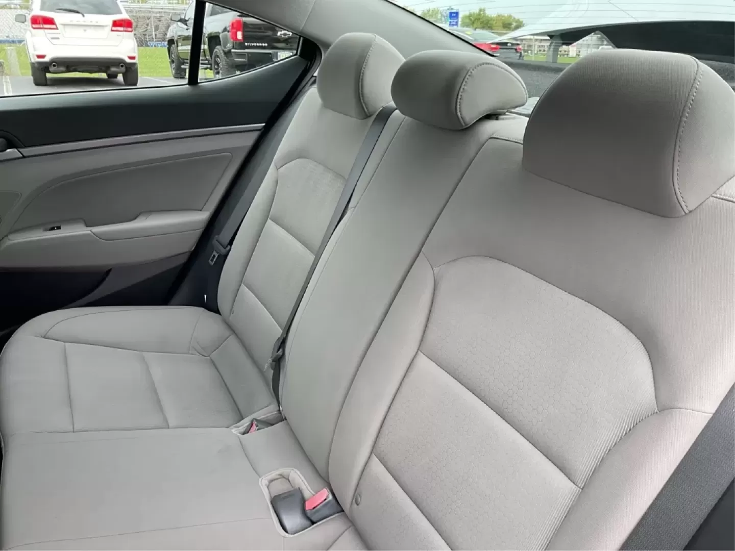 2017 Hyundai Elantra SE (5NPD84LF2HH) with an Nu 2L I-4 DOHC engine, located at 8750 N County Rd 25A, Piqua, OH, 45356, (937) 908-9800, 40.164391, -84.232513 - Discover your next adventure with the 2017 Hyundai Elantra SE, available now at Advantage Car and Credit - Piqua! This stylish sedan is perfect for budget-conscious buyers looking for a reliable vehicle that effortlessly blends comfort, performance, and technology. Whether you're commuting to work, - Photo#10