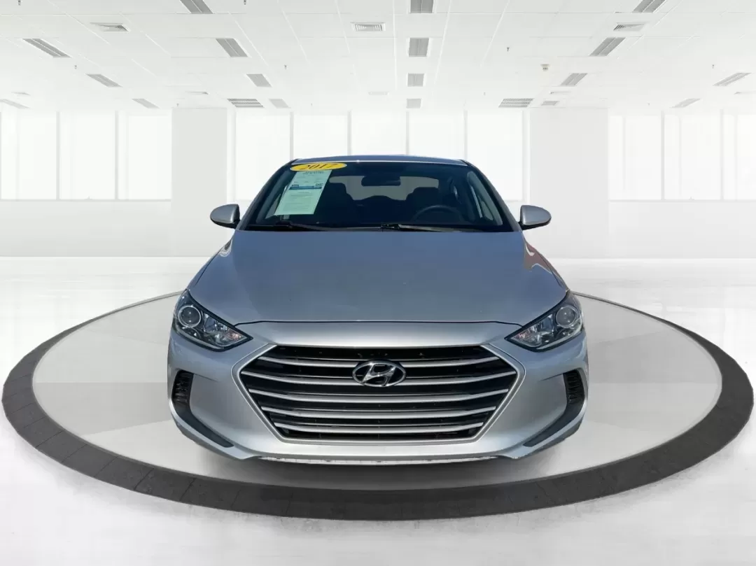 2017 Hyundai Elantra SE (5NPD84LF2HH) with an Nu 2L I-4 DOHC engine, 6A transmission, located at 1230 East Main St, Xenia, OH, 45385, (937) 908-9800, 39.688026, -83.910172 - Discover your next adventure with the 2017 Hyundai Elantra SE, available now at Advantage Car and Credit - Piqua! This stylish sedan is perfect for budget-conscious buyers looking for a reliable vehicle that effortlessly blends comfort, performance, and technology. Whether you're commuting to work, - Photo#7