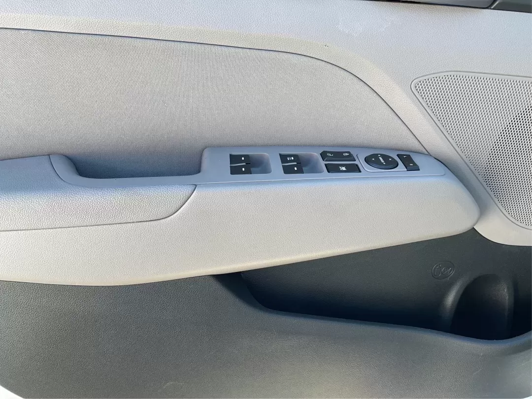 2017 Hyundai Elantra SE (5NPD84LF2HH) with an Nu 2L I-4 DOHC engine, 6A transmission, located at 1230 East Main St, Xenia, OH, 45385, (937) 908-9800, 39.688026, -83.910172 - Discover your next adventure with the 2017 Hyundai Elantra SE, available now at Advantage Car and Credit - Piqua! This stylish sedan is perfect for budget-conscious buyers looking for a reliable vehicle that effortlessly blends comfort, performance, and technology. Whether you're commuting to work, - Photo#17