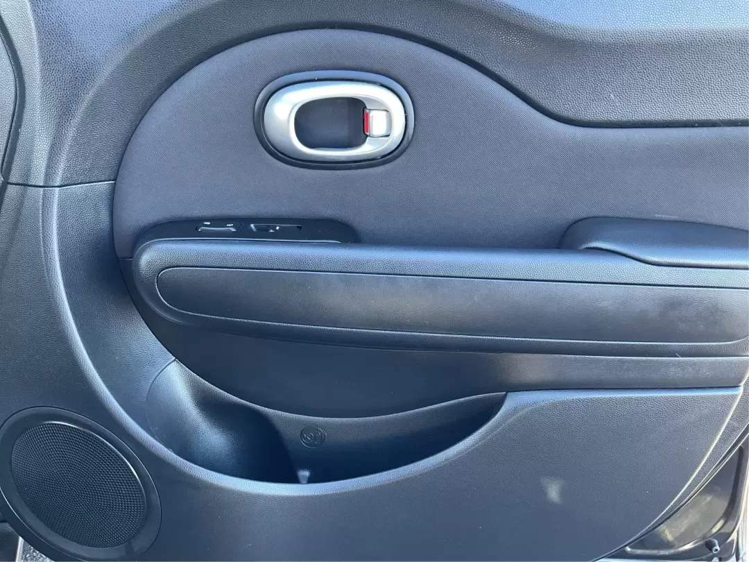 2015 Kia Soul Base (KNDJN2A22F7) with an Other engine, Auto transmission, located at 1184 Kauffman Ave, Fairborn, OH, 45324, (937) 908-9800, 39.807072, -84.030914 - 2015 Kia Soul Base - Photo#18