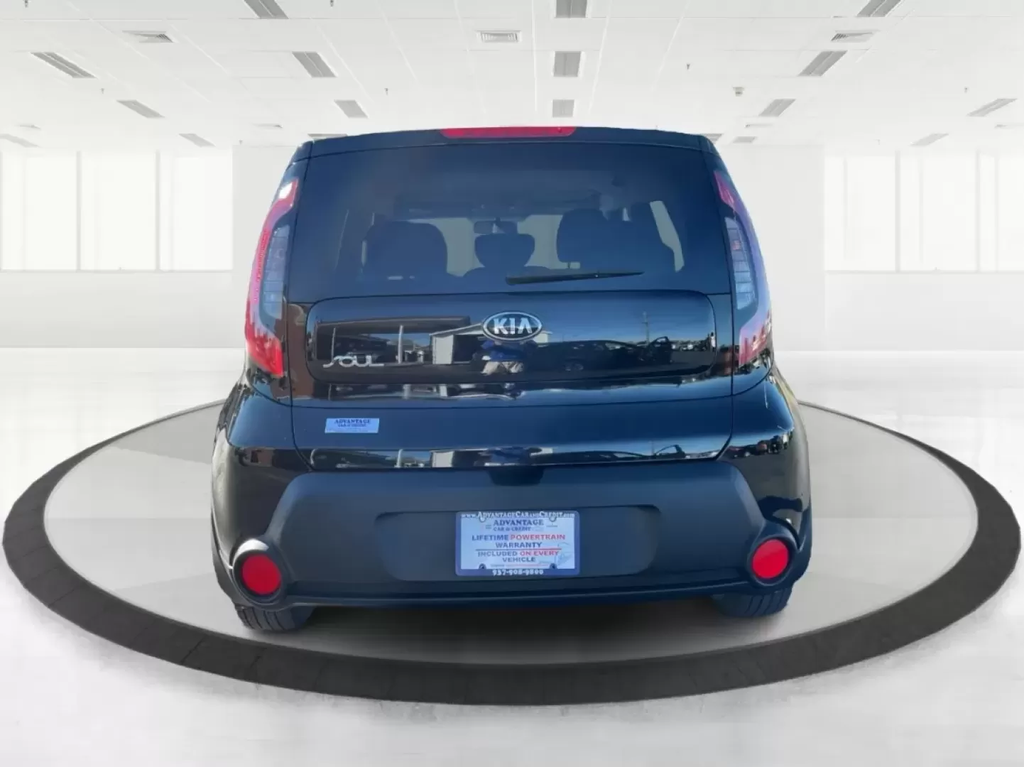 2015 Kia Soul Base (KNDJN2A22F7) with an 1.6L L4 DOHC 16V engine, Auto transmission, located at 1230 East Main St, Xenia, OH, 45385, (937) 908-9800, 39.688026, -83.910172 - Discover a new level of convenience and versatility with the 2015 Kia Soul, the perfect vehicle for those balancing a busy lifestyle in Vandalia, OH. Whether you're a growing family looking for a spacious ride, a commuter needing dependability for long drives, or someone seeking low-maintenance vehi - Photo#3