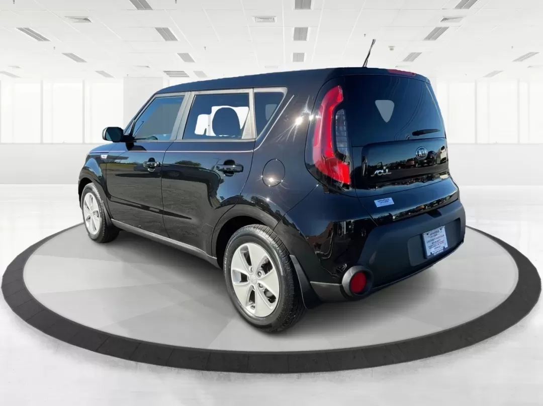 2015 Kia Soul Base (KNDJN2A22F7) with an Other engine, Auto transmission, located at 1230 East Main St, Xenia, OH, 45385, (937) 908-9800, 39.688026, -83.910172 - Discover a new level of convenience and versatility with the 2015 Kia Soul, the perfect vehicle for those balancing a busy lifestyle in Vandalia, OH. Whether you're a growing family looking for a spacious ride, a commuter needing dependability for long drives, or someone seeking low-maintenance vehi - Photo#4