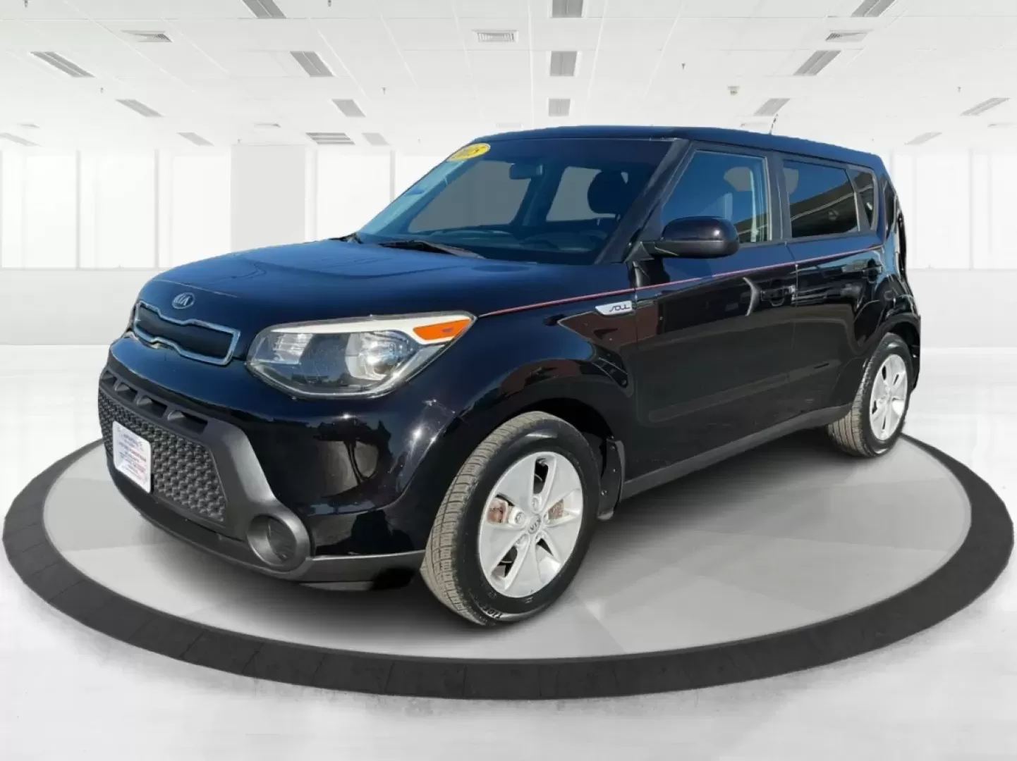 2015 Kia Soul Base (KNDJN2A22F7) with an 1.6L L4 DOHC 16V engine, Auto transmission, located at 1230 East Main St, Xenia, OH, 45385, (937) 908-9800, 39.688026, -83.910172 - Discover a new level of convenience and versatility with the 2015 Kia Soul, the perfect vehicle for those balancing a busy lifestyle in Vandalia, OH. Whether you're a growing family looking for a spacious ride, a commuter needing dependability for long drives, or someone seeking low-maintenance vehi - Photo#8