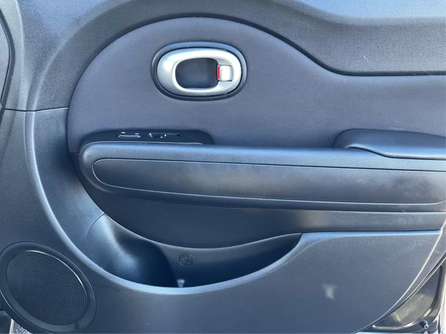 2015 Kia Soul Base (KNDJN2A22F7) with an 1.6L L4 DOHC 16V engine, Auto transmission, located at 1230 East Main St, Xenia, OH, 45385, (937) 908-9800, 39.688026, -83.910172 - Discover a new level of convenience and versatility with the 2015 Kia Soul, the perfect vehicle for those balancing a busy lifestyle in Vandalia, OH. Whether you're a growing family looking for a spacious ride, a commuter needing dependability for long drives, or someone seeking low-maintenance vehi - Photo#18