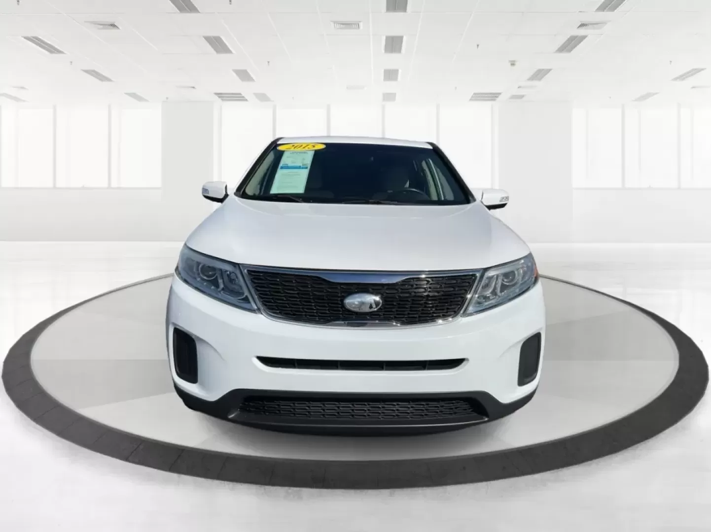 2015 Kia Sorento LX (5XYKTCA66FG) with an 2.4L I-4 gasoline direct injection engine, located at 1230 East Main St, Xenia, OH, 45385, (937) 908-9800, 39.688026, -83.910172 - Are you ready to elevate your family adventures or conquer your daily commutes? The 2015 Kia Sorento LX is the perfect companion for anyone seeking versatility, reliability, and comfort on the road. With ample space for growing families or weekend getaways, this SUV is designed to adapt to your life - Photo#7