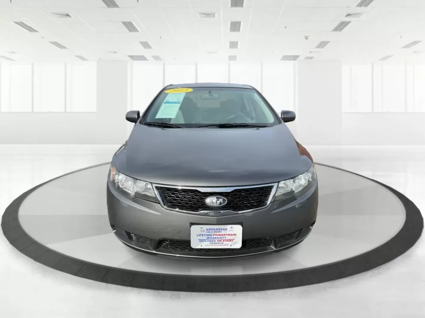 2013 Kia Forte EX (KNAFU4A27D5) with an 2L I-4 DOHC engine, located at 1230 East Main St, Xenia, OH, 45385, (937) 908-9800, 39.688026, -83.910172 - Are you searching for the perfect vehicle that seamlessly blends comfort, reliability, and affordability? Look no further than the 2013 Kia Forte EX, available now at Advantage Car and Credit in Xenia, OH. This stylish sedan is ideal for both daily commutes and weekend getaways, making it perfect fo - Photo#7