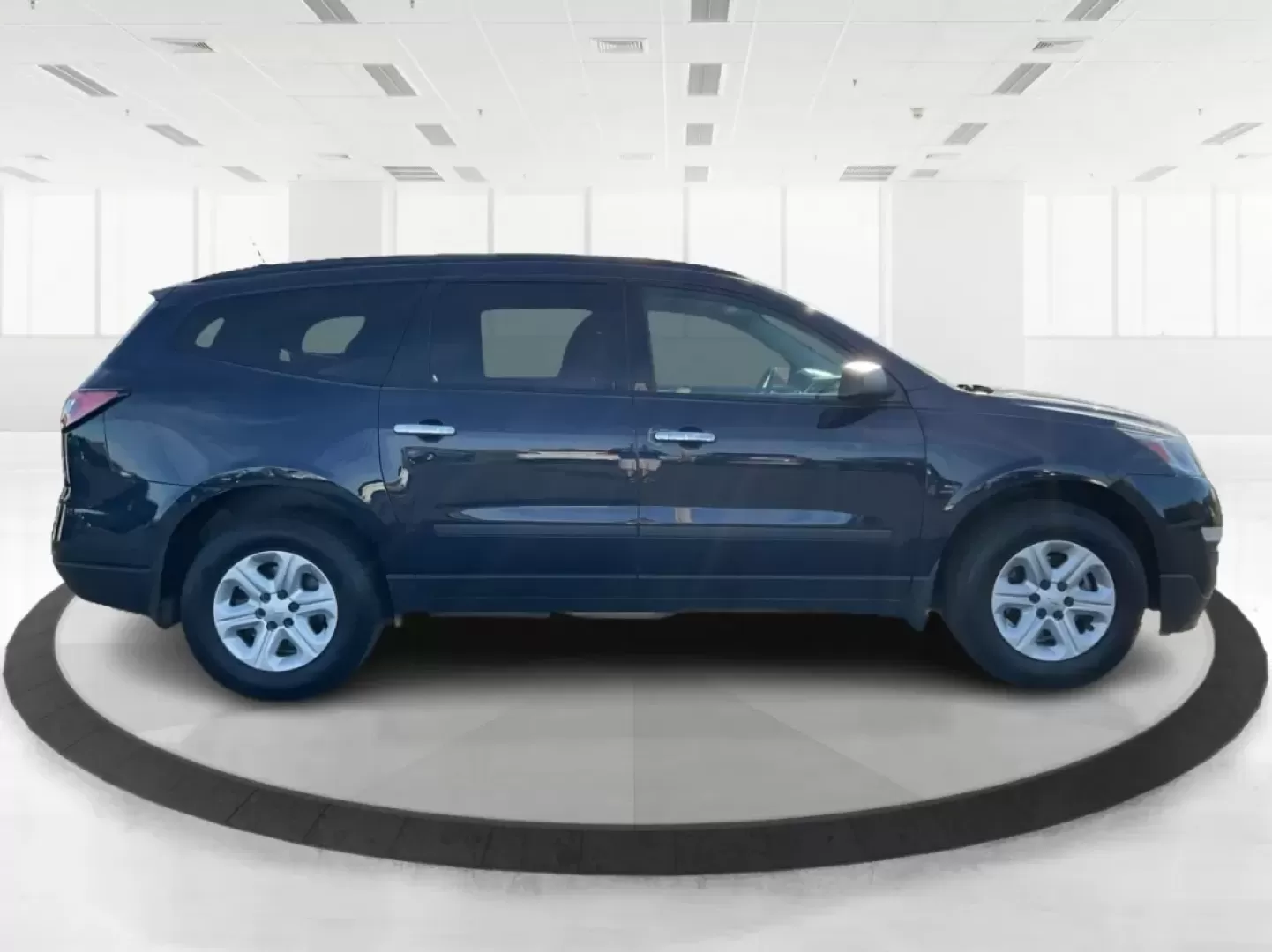 2017 Chevrolet Traverse LS (1GNKVFKD4HJ) with an 3.6L V-6 gasoline direct injection engine, located at 8750 N County Rd 25A, Piqua, OH, 45356, (937) 908-9800, 40.164391, -84.232513 - Experience the perfect blend of style and functionality with the 2017 Chevrolet Traverse LS, available at Advantage Car and Credit - Piqua. This versatile SUV is tailored for families on the go, weekend adventurers, or anyone seeking a reliable vehicle to navigate life's journeys. With spacious seat - Photo#1