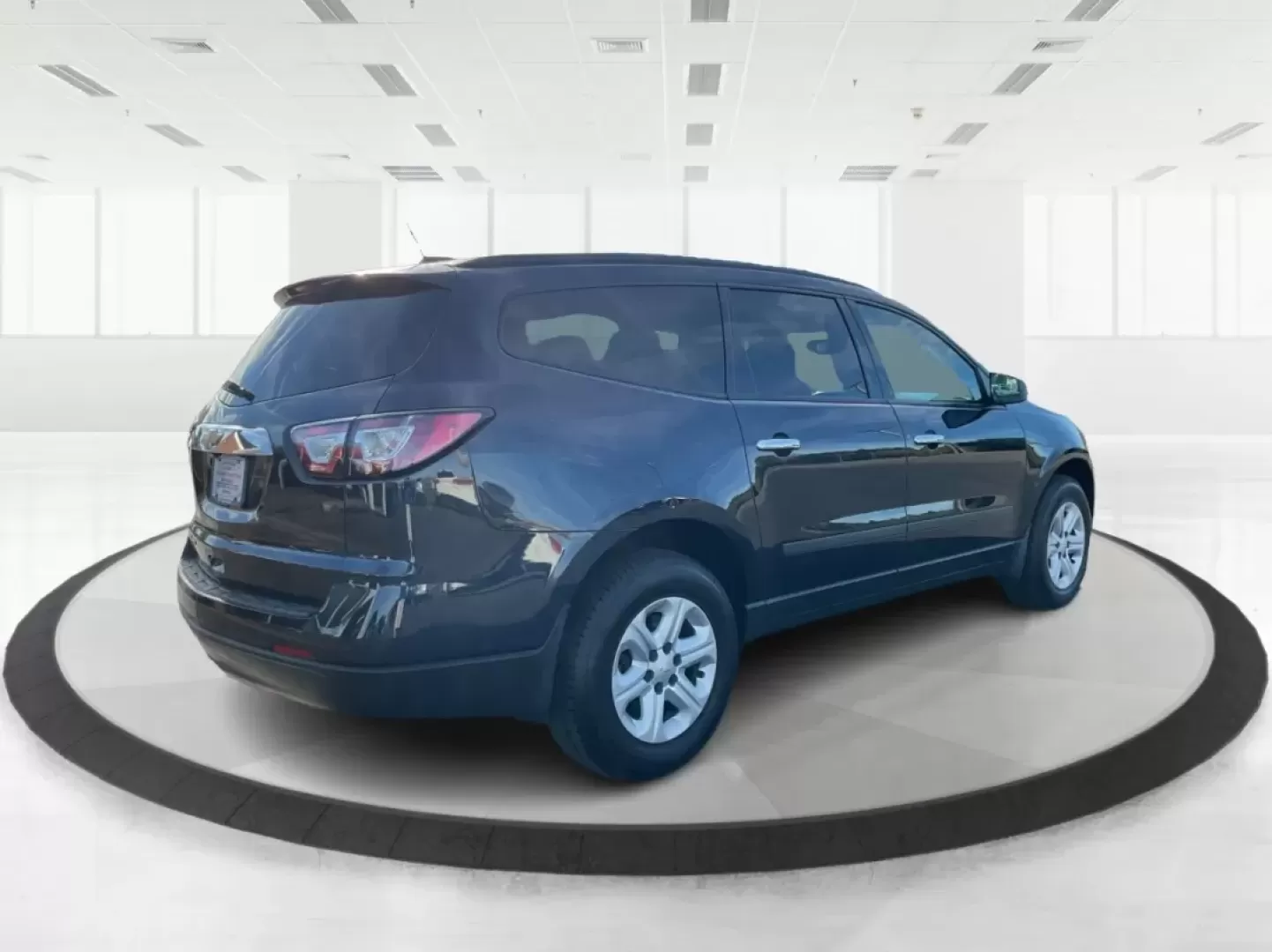 2017 Chevrolet Traverse LS (1GNKVFKD4HJ) with an 3.6L V-6 gasoline direct injection engine, located at 8750 N County Rd 25A, Piqua, OH, 45356, (937) 908-9800, 40.164391, -84.232513 - Experience the perfect blend of style and functionality with the 2017 Chevrolet Traverse LS, available at Advantage Car and Credit - Piqua. This versatile SUV is tailored for families on the go, weekend adventurers, or anyone seeking a reliable vehicle to navigate life's journeys. With spacious seat - Photo#2