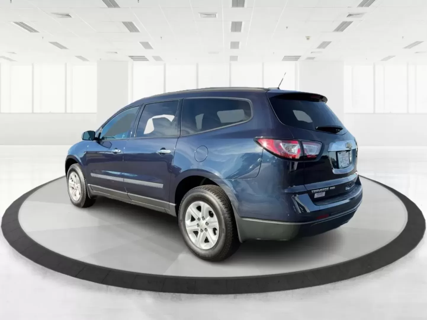 2017 Chevrolet Traverse LS (1GNKVFKD4HJ) with an 3.6L V-6 gasoline direct injection engine, located at 8750 N County Rd 25A, Piqua, OH, 45356, (937) 908-9800, 40.164391, -84.232513 - Experience the perfect blend of style and functionality with the 2017 Chevrolet Traverse LS, available at Advantage Car and Credit - Piqua. This versatile SUV is tailored for families on the go, weekend adventurers, or anyone seeking a reliable vehicle to navigate life's journeys. With spacious seat - Photo#4