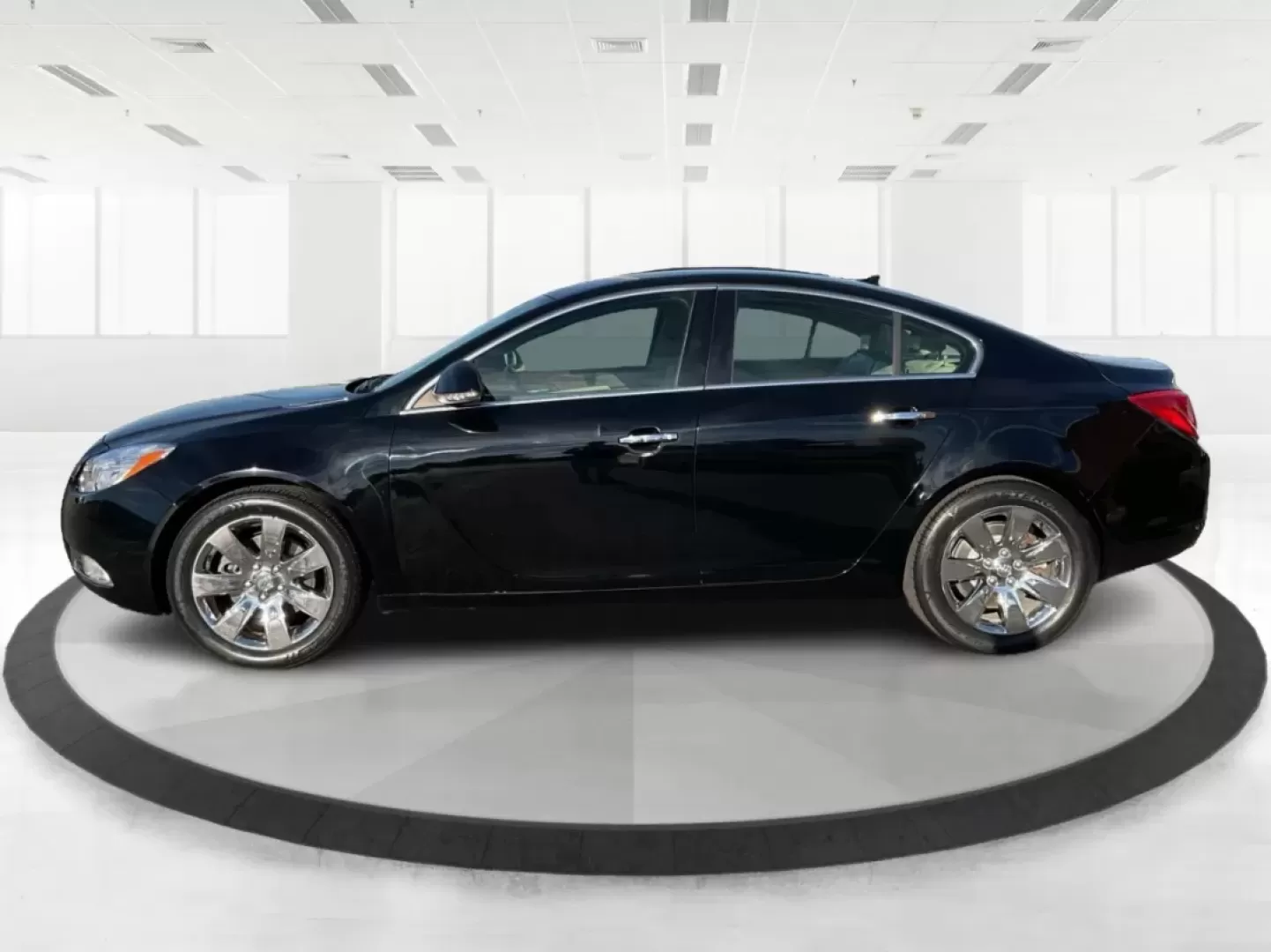 2013 Buick Regal Turbo - Premium 1 (2G4GS5EV2D9) with an ECOTEC 2L I-4 gasoline direct injection engine, located at 8750 N County Rd 25A, Piqua, OH, 45356, (937) 908-9800, 40.164391, -84.232513 - Are you in search of the perfect sedan that balances style, comfort, and practicality? Look no further than the 2013 Buick Regal Turbo - Premium 1, available now at Advantage Car and Credit - Piqua. Located at 8750 N County Rd 25A, Piqua, OH 45356, our Buy Here Pay Here dealership specializes in pro - Photo#5