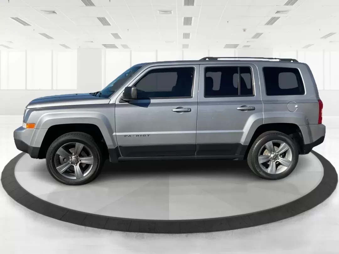 2016 Jeep Patriot Sport SE (1C4NJPBA0GD) with an 2L I-4 DOHC engine, located at 4508 South Dixie Dr, Moraine, OH, 45439, (937) 908-9800, 39.689976, -84.218452 - **Explore Adventure with the 2016 Jeep Patriot Sport SE Your Next Road Trip Awaits!**<br /> <br /> When it comes to memorable road trips or weekend getaways, having the right vehicle can make all the difference. The **2016 Jeep Patriot Sport SE** is designed for those who crave the thrill of advent - Photo#5