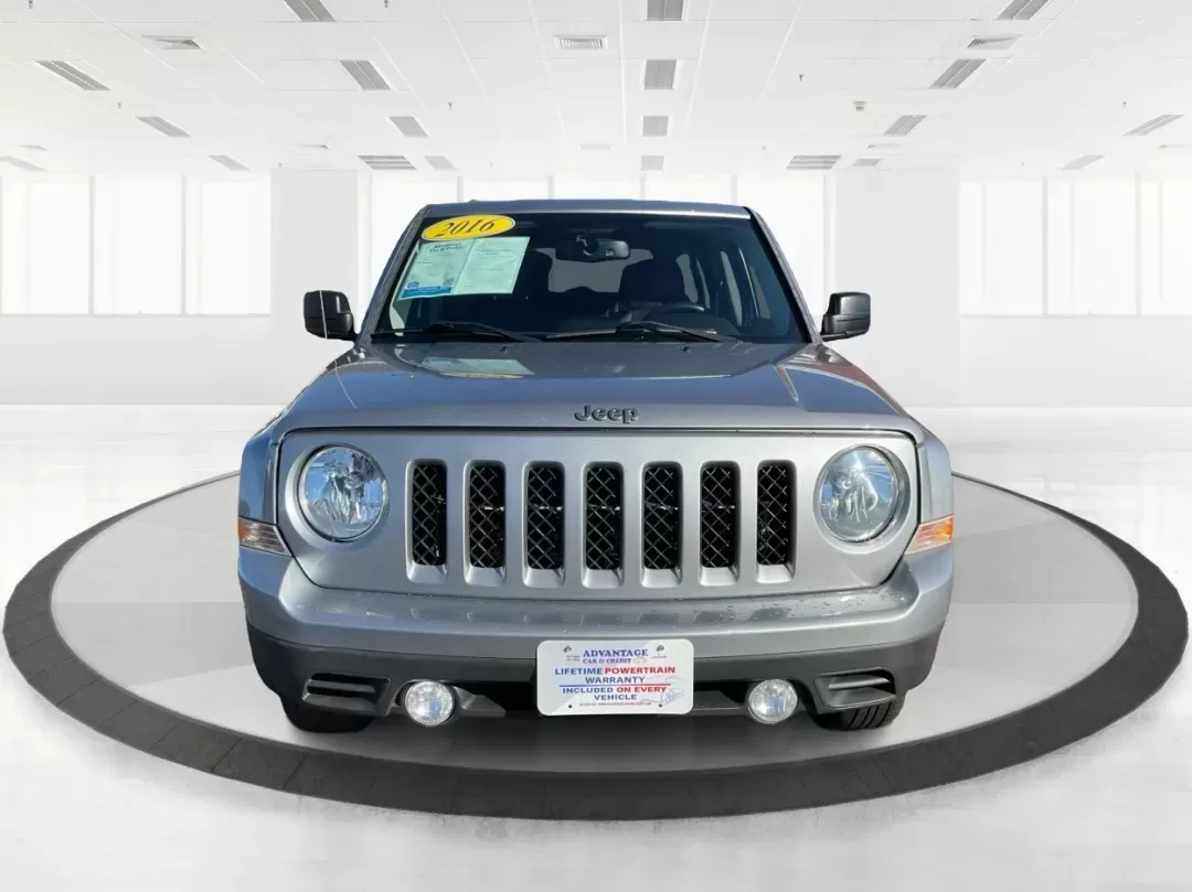 2016 Jeep Patriot Sport SE (1C4NJPBA0GD) with an 2L I-4 DOHC engine, located at 4508 South Dixie Dr, Moraine, OH, 45439, (937) 908-9800, 39.689976, -84.218452 - **Explore Adventure with the 2016 Jeep Patriot Sport SE Your Next Road Trip Awaits!**<br /> <br /> When it comes to memorable road trips or weekend getaways, having the right vehicle can make all the difference. The **2016 Jeep Patriot Sport SE** is designed for those who crave the thrill of advent - Photo#7