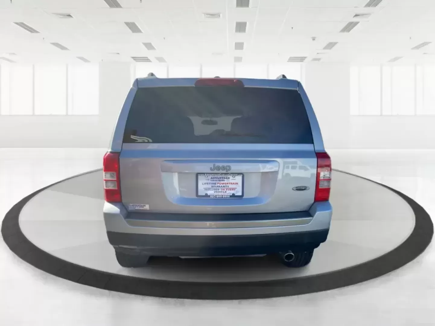 2016 Jeep Patriot Sport SE (1C4NJPBA0GD) with an 2L I-4 DOHC engine, Automatic transmission, located at 4508 South Dixie Dr, Moraine, OH, 45439, (937) 908-9800, 39.689976, -84.218452 - **Explore Adventure with the 2016 Jeep Patriot Sport SE Your Next Road Trip Awaits!**<br /> <br /> When it comes to memorable road trips or weekend getaways, having the right vehicle can make all the difference. The **2016 Jeep Patriot Sport SE** is designed for those who crave the thrill of advent - Photo#3