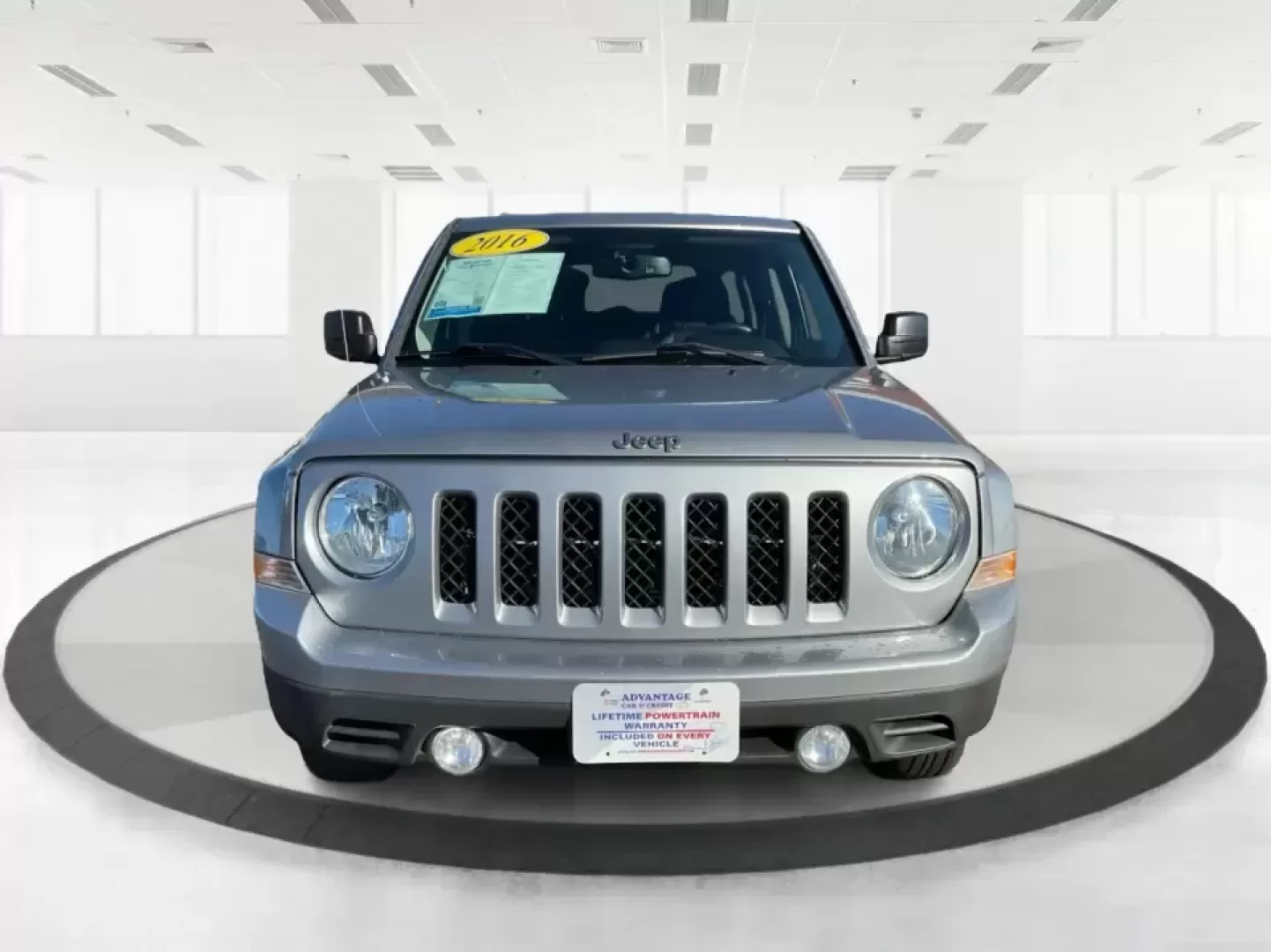 2016 Jeep Patriot Sport SE (1C4NJPBA0GD) with an 2L I-4 DOHC engine, Automatic transmission, located at 4508 South Dixie Dr, Moraine, OH, 45439, (937) 908-9800, 39.689976, -84.218452 - **Explore Adventure with the 2016 Jeep Patriot Sport SE Your Next Road Trip Awaits!**<br /> <br /> When it comes to memorable road trips or weekend getaways, having the right vehicle can make all the difference. The **2016 Jeep Patriot Sport SE** is designed for those who crave the thrill of advent - Photo#7