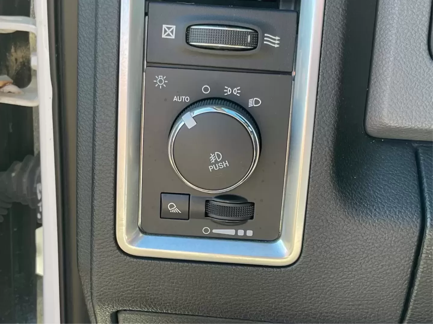 2019 Ram 1500 Big Horn Crew Cab 4x4 5'7 Box (1C6RR7LT9KS) with an HEMI 5.7L V-8 variable valve control engine, located at 401 Woodman Dr, Riverside, OH, 45431, (937) 908-9800, 39.760899, -84.123421 - **Elevate Your Adventures with the 2019 Ram 1500 Big Horn Crew Cab!** <br /> <br /> Are you ready to take on the world with a vehicle that perfectly balances work and play? The 2019 Ram 1500 Big Horn Crew Cab is the ultimate truck for those who crave both functionality and style. Whether you're load - Photo#16