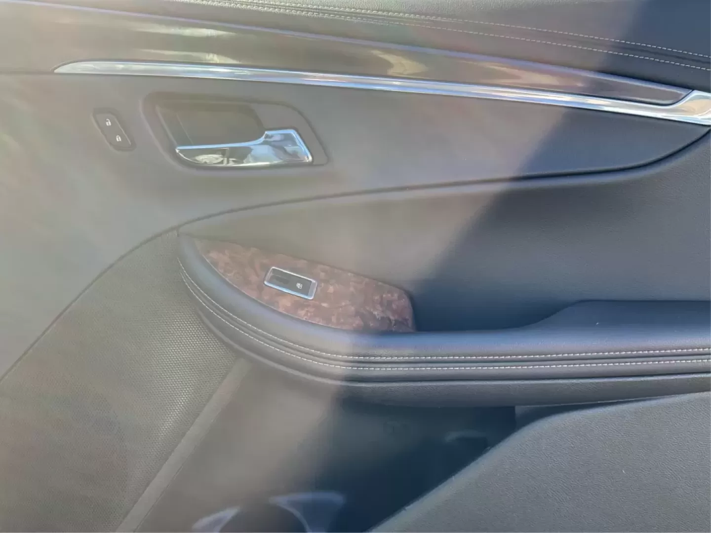 2014 Chevrolet Impala 1LT (1G1115SL8EU) with an ECOTEC 2.5L I-4 gasoline direct injection engine, located at 1951 S Dayton Lakeview Rd., New Carlisle, OH, 45344, (937) 908-9800, 39.890999, -84.050255 - Experience the ultimate in comfort, style, and performance with this **2014 Chevrolet Impala 1LT**, available now at **Advantage Car and Credit - Xenia**, your premier buy here pay here dealership located at **1230 East Main St, Xenia, OH 45385**. This sleek sedan is perfect for busy professionals c - Photo#19