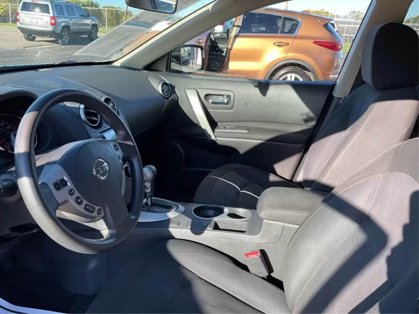 2015 Nissan Rogue S (JN8AS5MV2FW) with an 2.5L I-4 DOHC engine, located at 401 Woodman Dr, Riverside, OH, 45431, (937) 908-9800, 39.760899, -84.123421 - Are you ready to elevate your daily commute or embark on spontaneous weekend getaways? The 2015 Nissan Rogue, available at Advantage Car and Credit in Troy, OH, is the perfect SUV for those who crave versatility and style. With its all-wheel drive and spacious interior, this vehicle is not just a mo - Photo#9