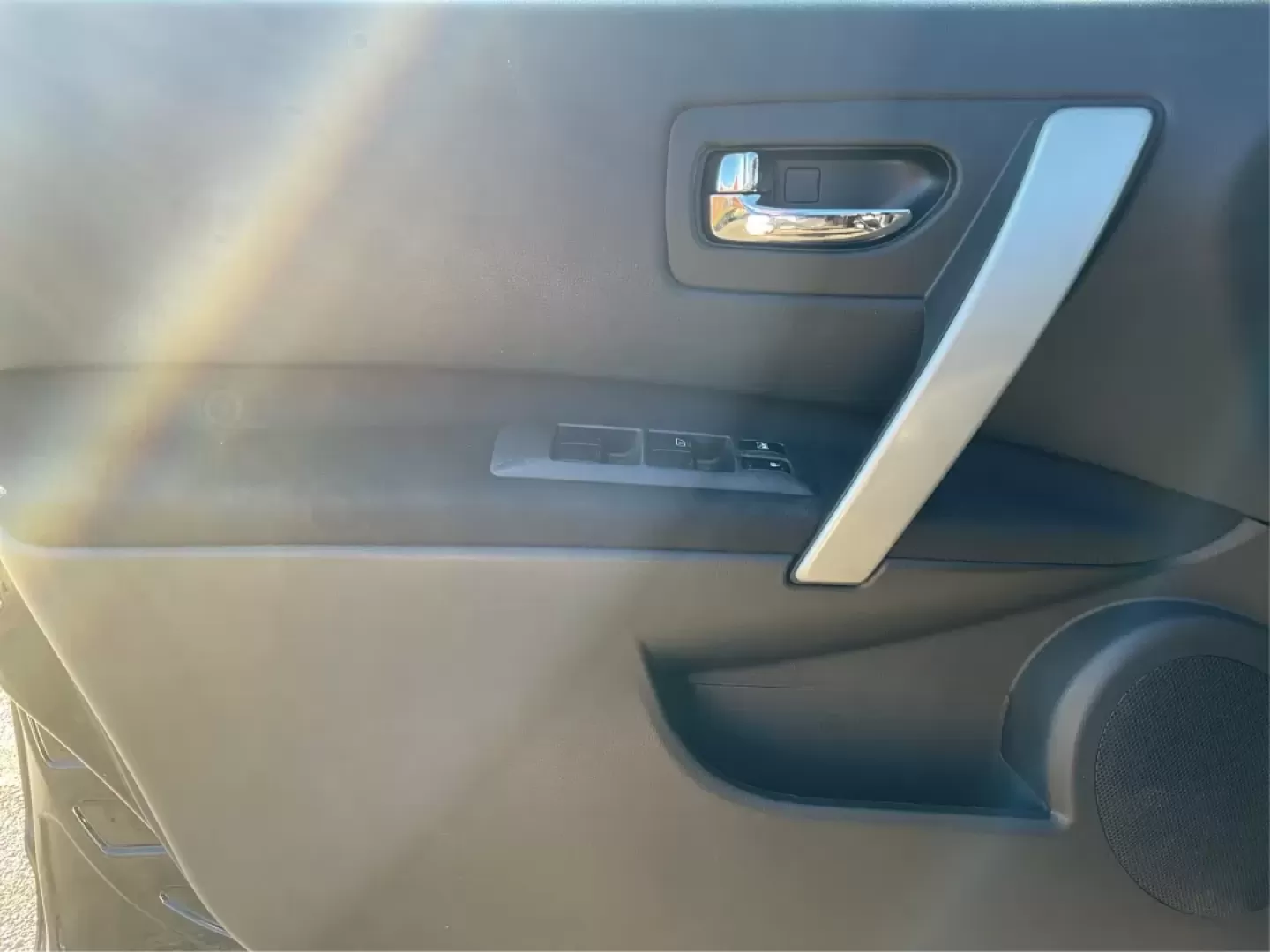 2015 Nissan Rogue S (JN8AS5MV2FW) with an 2.5L I-4 DOHC engine, located at 401 Woodman Dr, Riverside, OH, 45431, (937) 908-9800, 39.760899, -84.123421 - Are you ready to elevate your daily commute or embark on spontaneous weekend getaways? The 2015 Nissan Rogue, available at Advantage Car and Credit in Troy, OH, is the perfect SUV for those who crave versatility and style. With its all-wheel drive and spacious interior, this vehicle is not just a mo - Photo#17