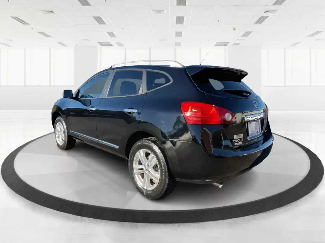 2015 Nissan Rogue S (JN8AS5MV2FW) with an 2.5L I-4 DOHC engine, located at 1184 Kauffman Ave, Fairborn, OH, 45324, (937) 908-9800, 39.807072, -84.030914 - Are you ready to elevate your daily commute or embark on spontaneous weekend getaways? The 2015 Nissan Rogue, available at Advantage Car and Credit in Troy, OH, is the perfect SUV for those who crave versatility and style. With its all-wheel drive and spacious interior, this vehicle is not just a mo - Photo#4