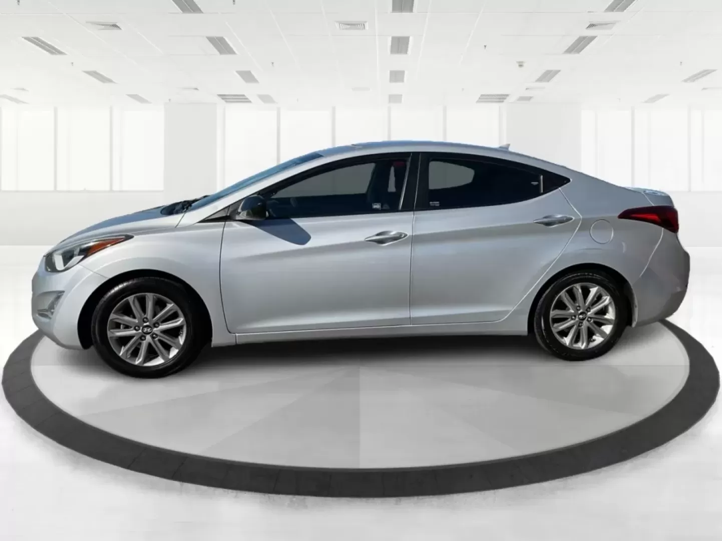 2014 Hyundai Elantra SE (KMHDH4AE8EU) with an Nu 1.8L I-4 DOHC engine, located at 4508 South Dixie Dr, Moraine, OH, 45439, (937) 908-9800, 39.689976, -84.218452 - Experience the freedom of the open road with the perfect blend of comfort and style in this stunning 2014 Hyundai Elantra SE! Whether you're commuting to work, running errands, or embarking on weekend adventures, this sedan is designed to elevate your driving experience. Located at Advantage Car and - Photo#5