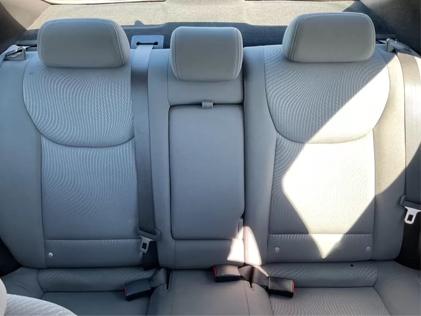 2014 Hyundai Elantra SE (KMHDH4AE8EU) with an Nu 1.8L I-4 DOHC engine, located at 4508 South Dixie Dr, Moraine, OH, 45439, (937) 908-9800, 39.689976, -84.218452 - Experience the freedom of the open road with the perfect blend of comfort and style in this stunning 2014 Hyundai Elantra SE! Whether you're commuting to work, running errands, or embarking on weekend adventures, this sedan is designed to elevate your driving experience. Located at Advantage Car and - Photo#14