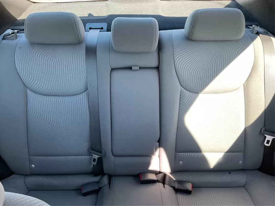 2014 Hyundai Elantra SE (KMHDH4AE8EU) with an Nu 1.8L I-4 DOHC engine, located at 4508 South Dixie Dr, Moraine, OH, 45439, (937) 908-9800, 39.689976, -84.218452 - Experience the freedom of the open road with the perfect blend of comfort and style in this stunning 2014 Hyundai Elantra SE! Whether you're commuting to work, running errands, or embarking on weekend adventures, this sedan is designed to elevate your driving experience. Located at Advantage Car and - Photo#14