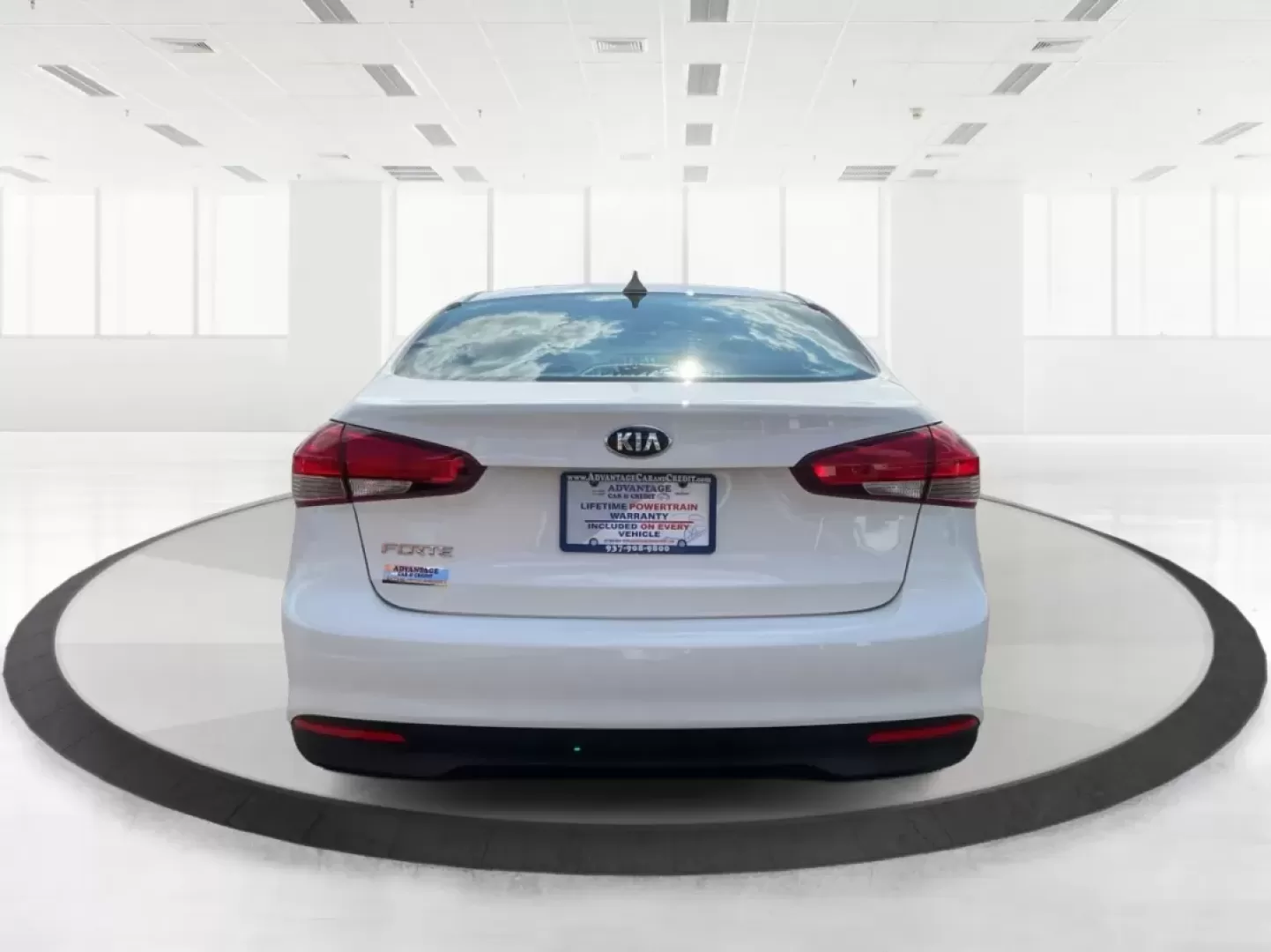 2018 Kia Forte LX (3KPFK4A73JE) with an 2L I-4 DOHC engine, located at 8750 N County Rd 25A, Piqua, OH, 45356, (937) 908-9800, 40.164391, -84.232513 - Discover a world of convenience and comfort with the 2018 Kia Forte LX, an ideal sedan for budget-conscious buyers and those seeking reliable transportation in Piqua, OH. Whether you're navigating the bustling streets of downtown or taking a scenic drive along the Great Miami River, this versatile v - Photo#3