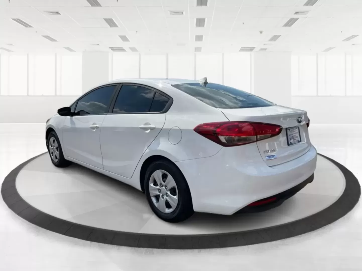 2018 Kia Forte LX (3KPFK4A73JE) with an 2L I-4 DOHC engine, located at 8750 N County Rd 25A, Piqua, OH, 45356, (937) 908-9800, 40.164391, -84.232513 - Discover a world of convenience and comfort with the 2018 Kia Forte LX, an ideal sedan for budget-conscious buyers and those seeking reliable transportation in Piqua, OH. Whether you're navigating the bustling streets of downtown or taking a scenic drive along the Great Miami River, this versatile v - Photo#4