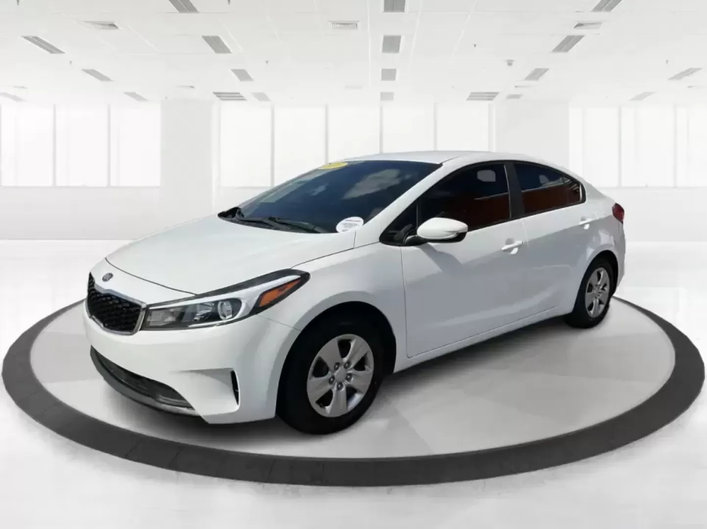 2018 Kia Forte LX (3KPFK4A73JE) with an 2L I-4 DOHC engine, 6M transmission, located at 1230 East Main St, Xenia, OH, 45385, (937) 908-9800, 39.688026, -83.910172 - Discover a world of convenience and comfort with the 2018 Kia Forte LX, an ideal sedan for budget-conscious buyers and those seeking reliable transportation in Piqua, OH. Whether you're navigating the bustling streets of downtown or taking a scenic drive along the Great Miami River, this versatile v - Photo#8