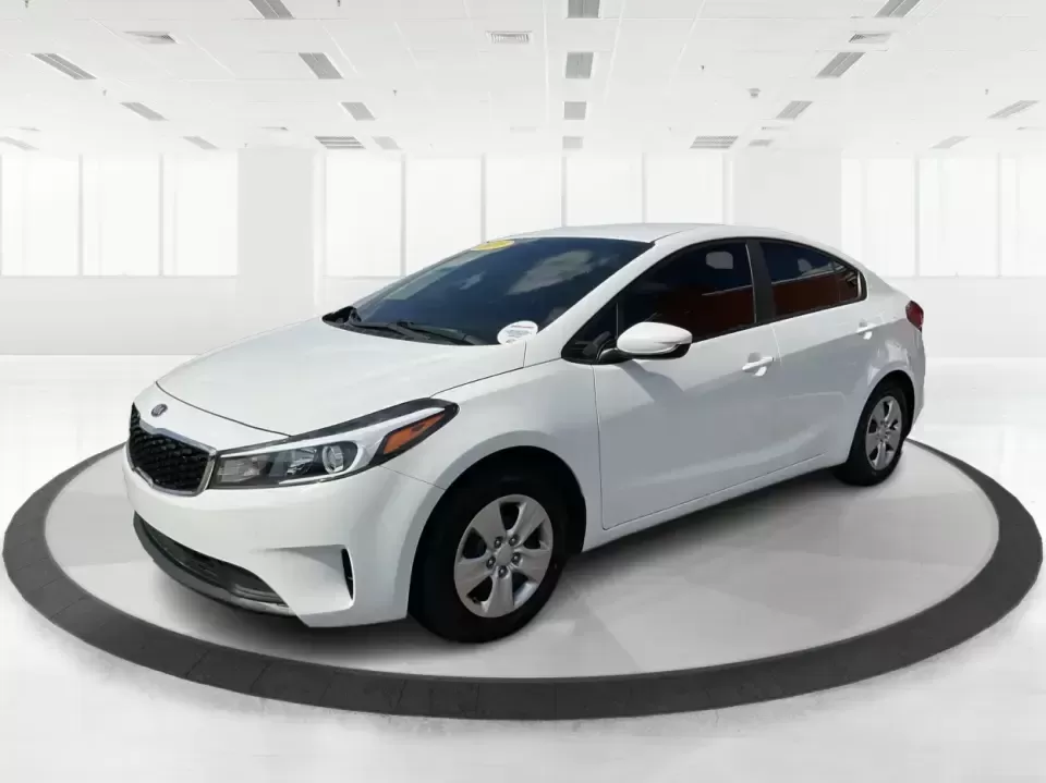 2018 Kia Forte LX (3KPFK4A73JE) with an 2L I-4 DOHC engine, 6M transmission, located at 1230 East Main St, Xenia, OH, 45385, (937) 908-9800, 39.688026, -83.910172 - Discover a world of convenience and comfort with the 2018 Kia Forte LX, an ideal sedan for budget-conscious buyers and those seeking reliable transportation in Piqua, OH. Whether you're navigating the bustling streets of downtown or taking a scenic drive along the Great Miami River, this versatile v - Photo#8