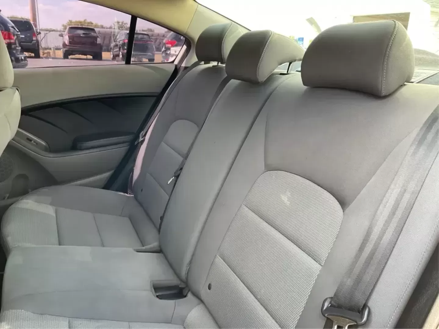 2018 Kia Forte LX (3KPFK4A73JE) with an 2L I-4 DOHC engine, 6M transmission, located at 1230 East Main St, Xenia, OH, 45385, (937) 908-9800, 39.688026, -83.910172 - Discover a world of convenience and comfort with the 2018 Kia Forte LX, an ideal sedan for budget-conscious buyers and those seeking reliable transportation in Piqua, OH. Whether you're navigating the bustling streets of downtown or taking a scenic drive along the Great Miami River, this versatile v - Photo#10