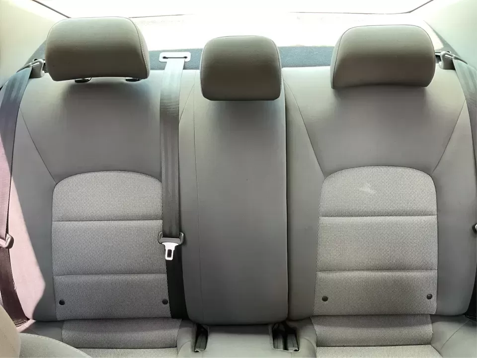 2018 Kia Forte LX (3KPFK4A73JE) with an 2L I-4 DOHC engine, 6M transmission, located at 1230 East Main St, Xenia, OH, 45385, (937) 908-9800, 39.688026, -83.910172 - Discover a world of convenience and comfort with the 2018 Kia Forte LX, an ideal sedan for budget-conscious buyers and those seeking reliable transportation in Piqua, OH. Whether you're navigating the bustling streets of downtown or taking a scenic drive along the Great Miami River, this versatile v - Photo#14