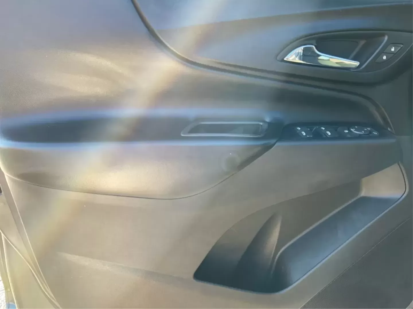 2019 Chevrolet Equinox LT (3GNAXKEV7KS) with an 1.5L I-4 gasoline direct injection engine, located at 8750 N County Rd 25A, Piqua, OH, 45356, (937) 908-9800, 40.164391, -84.232513 - **Adventure Awaits with the 2019 Chevrolet Equinox LT at Advantage Car and Credit Piqua, OH!**<br /> <br /> Are you ready to elevate your daily commute or embark on exciting weekend adventures? Look no further than this stunning 2019 Chevrolet Equinox LT, available at Advantage Car and Credit in Pi - Photo#19