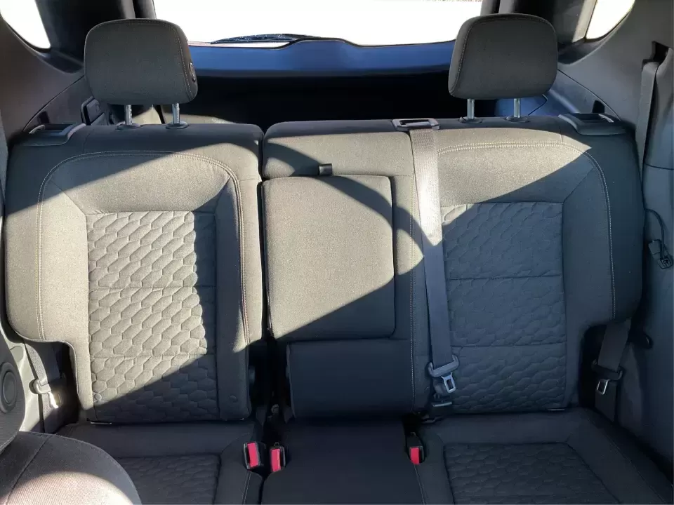 2019 Chevrolet Equinox LT (3GNAXKEV7KS) with an 1.5L I-4 gasoline direct injection engine, 6A transmission, located at 1099 N County Rd 25A , Troy, OH, 45373, (937) 908-9800, 40.057079, -84.212883 - **Adventure Awaits with the 2019 Chevrolet Equinox LT at Advantage Car and Credit Piqua, OH!**<br /> <br /> Are you ready to elevate your daily commute or embark on exciting weekend adventures? Look no further than this stunning 2019 Chevrolet Equinox LT, available at Advantage Car and Credit in Pi - Photo#14