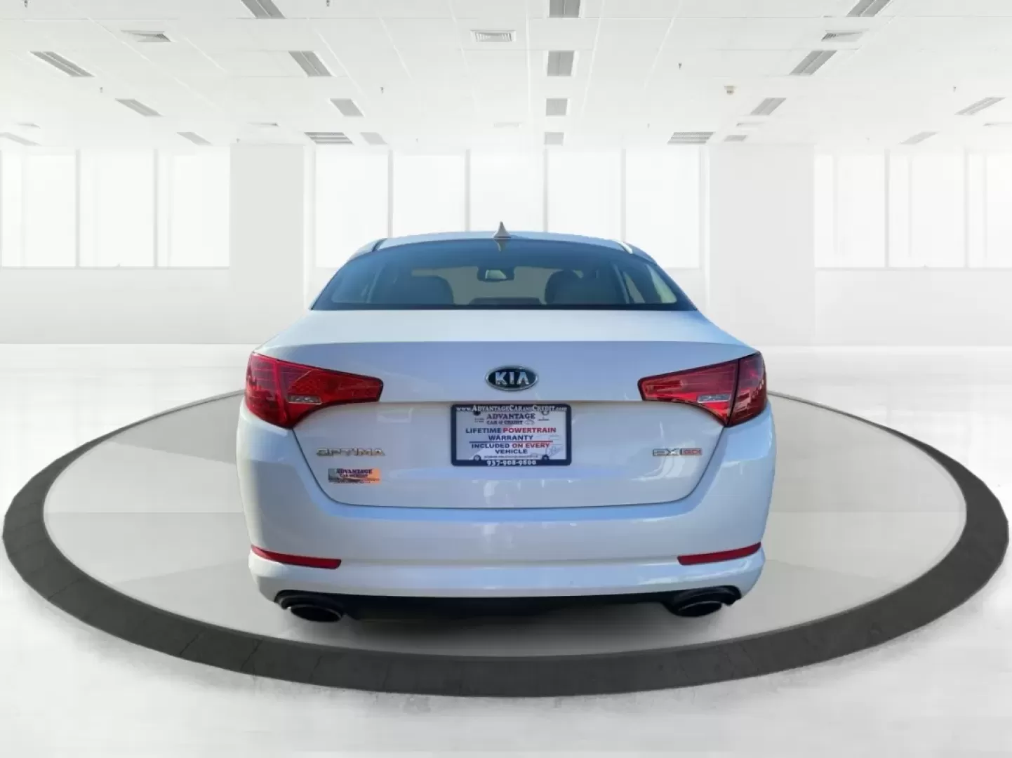 2012 Kia Optima EX (5XXGN4A70CG) with an 2.4L I-4 gasoline direct injection engine, located at 1099 N County Rd 25A , Troy, OH, 45373, (937) 908-9800, 40.057079, -84.212883 - Elevate your driving experience with this stunning 2012 Kia Optima EX, a perfect blend of style, comfort, and reliability. Ideal for budget-conscious buyers and growing families alike, this sedan is designed to meet your daily commuting needs while offering the space and features essential for both - Photo#3