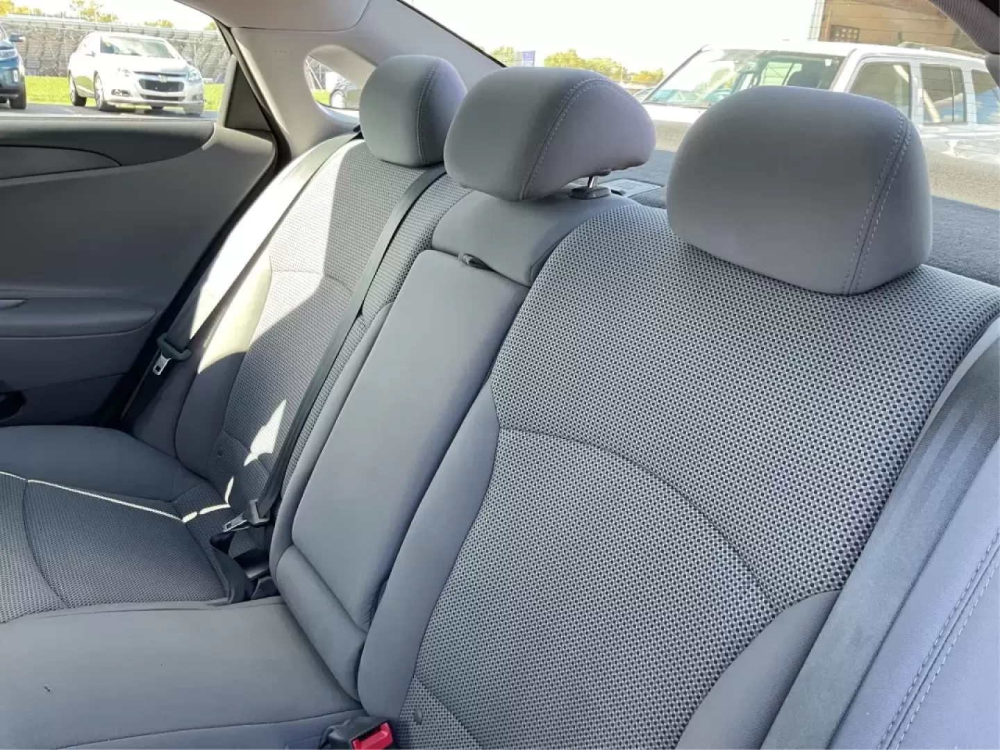 2013 Hyundai Sonata GLS (5NPEB4AC9DH) with an 2.4L I-4 gasoline direct injection engine, located at 1230 East Main St, Xenia, OH, 45385, (937) 908-9800, 39.688026, -83.910172 - **Drive Your Future with Confidence: Discover the 2013 Hyundai Sonata at Advantage Car and Credit**<br /> <br /> Are you ready to embrace a new lifestyle filled with reliability and comfort? Whether you're a growing family, a daily commuter, or someone who enjoys weekend getaways, the 2013 Hyundai S - Photo#10