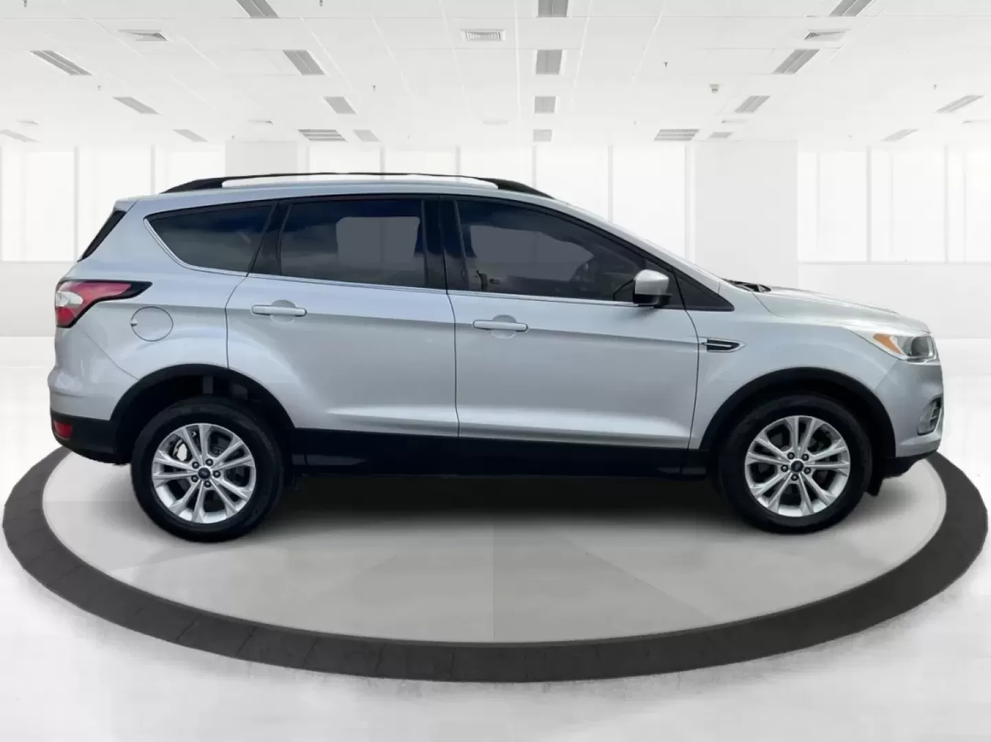 2018 Ford Escape SE (1FMCU0GD0JU) with an Other engine, located at 4508 South Dixie Dr, Moraine, OH, 45439, (937) 908-9800, 39.689976, -84.218452 - **Adventure Awaits: Your Perfect 2018 Ford Escape SE at Advantage Car and Credit Moraine**<br /> <br /> Are you ready to elevate your daily commute and weekend adventures? Discover a lifestyle of convenience and comfort with the 2018 Ford Escape SE available now at Advantage Car and Credit Moraine - Photo#1
