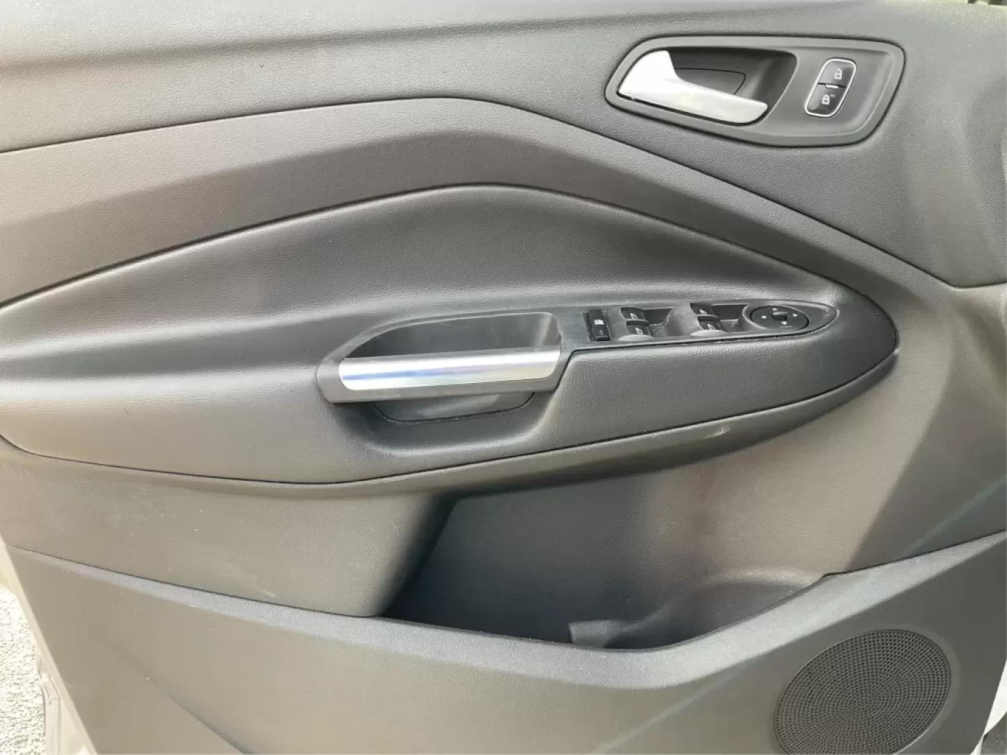 2018 Ford Escape SE (1FMCU0GD0JU) with an Other engine, located at 4508 South Dixie Dr, Moraine, OH, 45439, (937) 908-9800, 39.689976, -84.218452 - **Adventure Awaits: Your Perfect 2018 Ford Escape SE at Advantage Car and Credit Moraine**<br /> <br /> Are you ready to elevate your daily commute and weekend adventures? Discover a lifestyle of convenience and comfort with the 2018 Ford Escape SE available now at Advantage Car and Credit Moraine - Photo#19