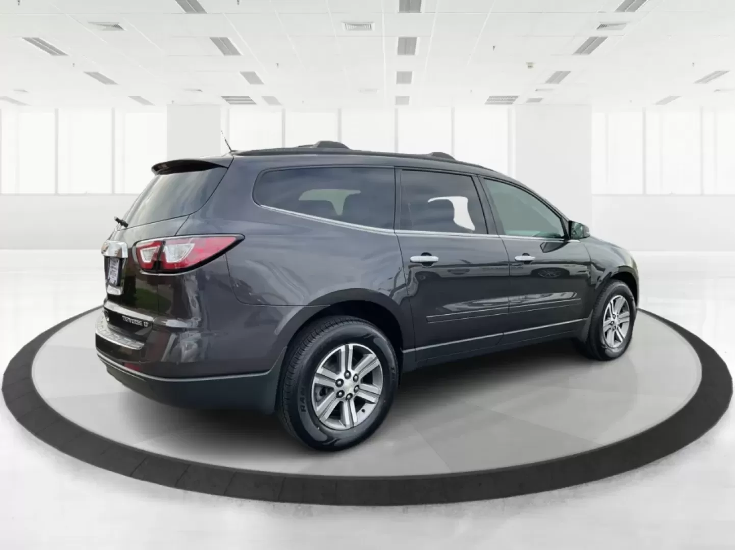 2016 Chevrolet Traverse 1LT (1GNKVGKD5GJ) with an 3.6L V-6 gasoline direct injection engine, located at 1230 East Main St, Xenia, OH, 45385, (937) 908-9800, 39.688026, -83.910172 - ### Experience Adventure Every Day in the 2016 Chevrolet Traverse<br /> <br /> Are you ready to elevate your family adventures or daily commutes in a vehicle that seamlessly combines comfort, space, and capability? The 2016 Chevrolet Traverse is not just an SUV; it's your ticket to unforgettable roa - Photo#2