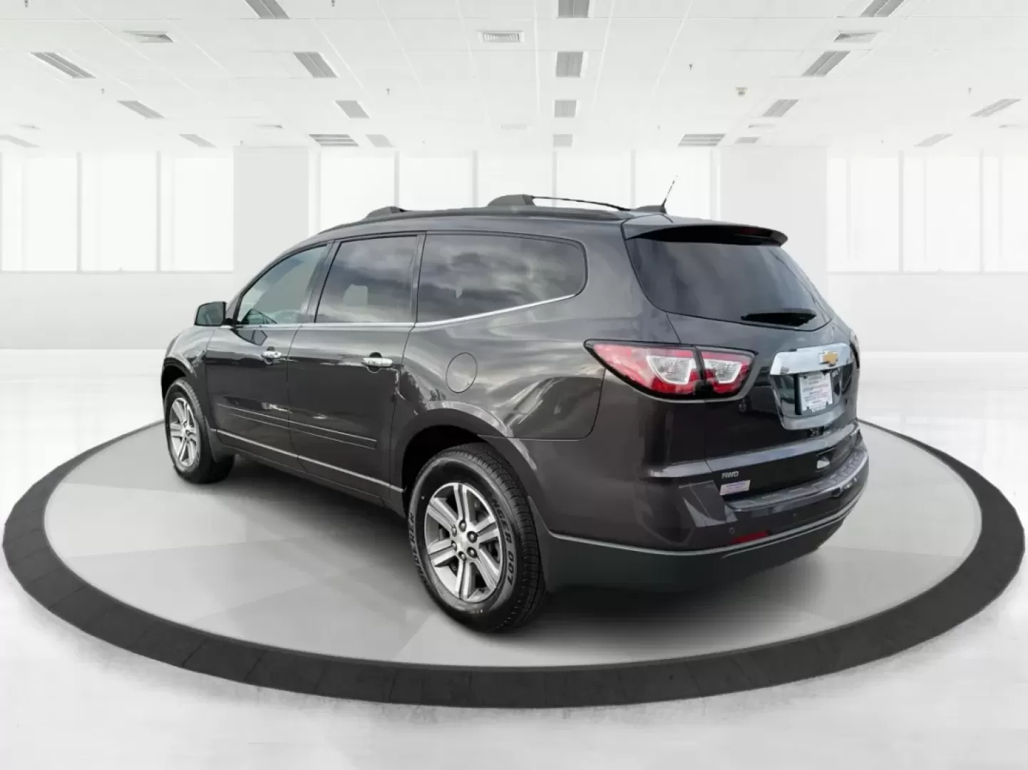 2016 Chevrolet Traverse 1LT (1GNKVGKD5GJ) with an 3.6L V-6 gasoline direct injection engine, located at 1230 East Main St, Xenia, OH, 45385, (937) 908-9800, 39.688026, -83.910172 - ### Experience Adventure Every Day in the 2016 Chevrolet Traverse<br /> <br /> Are you ready to elevate your family adventures or daily commutes in a vehicle that seamlessly combines comfort, space, and capability? The 2016 Chevrolet Traverse is not just an SUV; it's your ticket to unforgettable roa - Photo#4