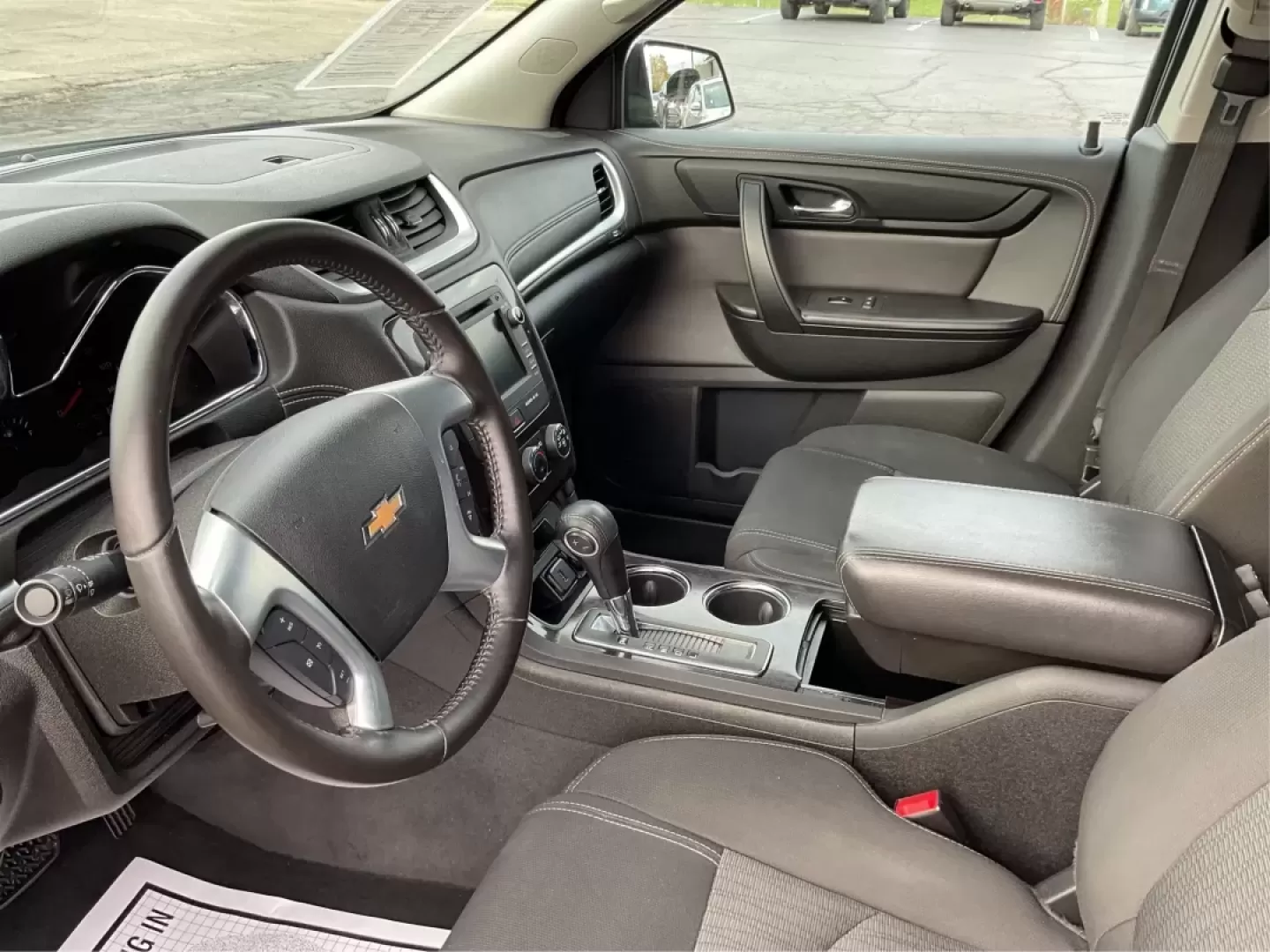 2016 Chevrolet Traverse 1LT (1GNKVGKD5GJ) with an 3.6L V-6 gasoline direct injection engine, located at 1230 East Main St, Xenia, OH, 45385, (937) 908-9800, 39.688026, -83.910172 - ### Experience Adventure Every Day in the 2016 Chevrolet Traverse<br /> <br /> Are you ready to elevate your family adventures or daily commutes in a vehicle that seamlessly combines comfort, space, and capability? The 2016 Chevrolet Traverse is not just an SUV; it's your ticket to unforgettable roa - Photo#9