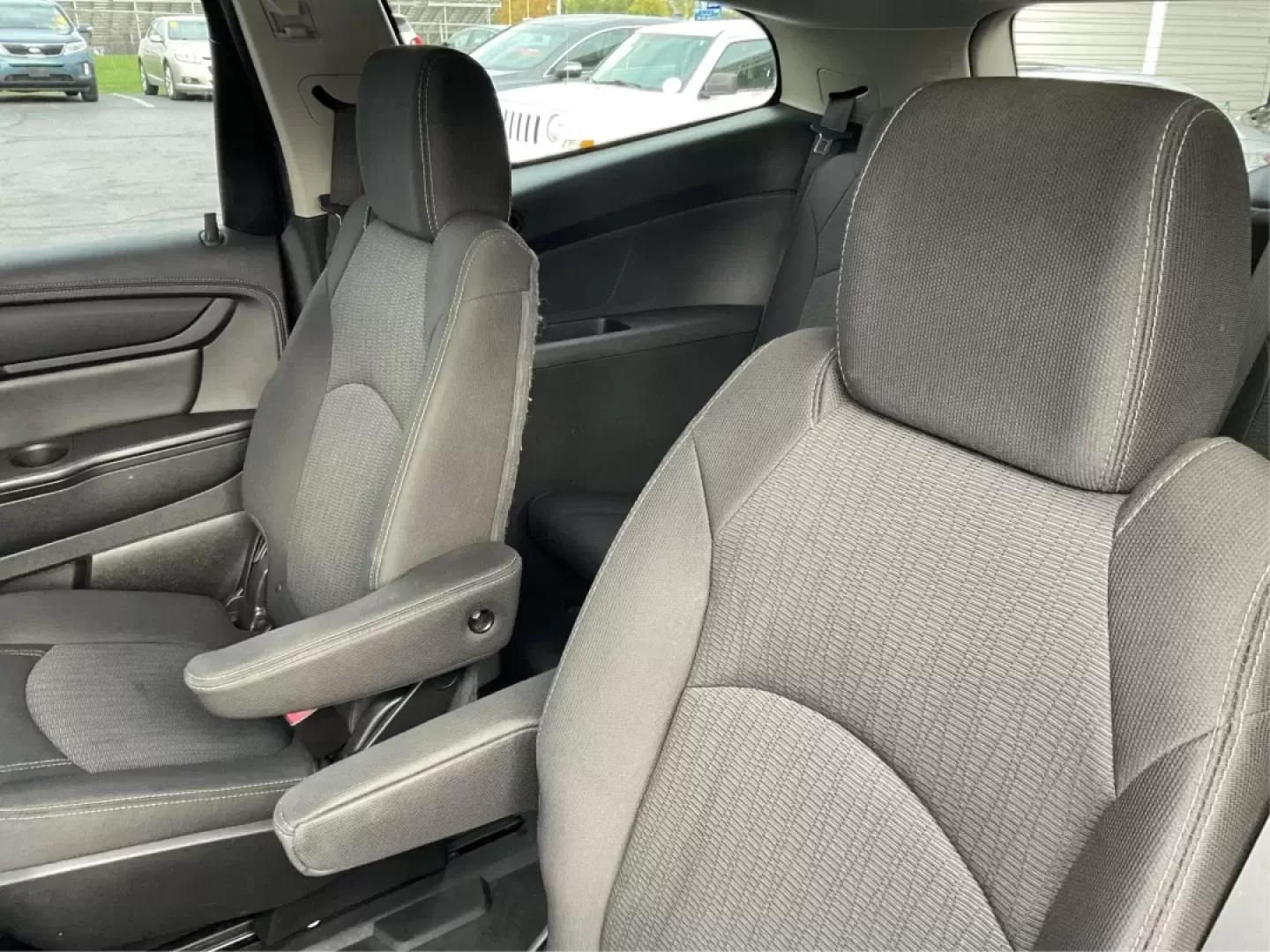 2016 Chevrolet Traverse 1LT (1GNKVGKD5GJ) with an 3.6L V-6 gasoline direct injection engine, located at 1230 East Main St, Xenia, OH, 45385, (937) 908-9800, 39.688026, -83.910172 - ### Experience Adventure Every Day in the 2016 Chevrolet Traverse<br /> <br /> Are you ready to elevate your family adventures or daily commutes in a vehicle that seamlessly combines comfort, space, and capability? The 2016 Chevrolet Traverse is not just an SUV; it's your ticket to unforgettable roa - Photo#10